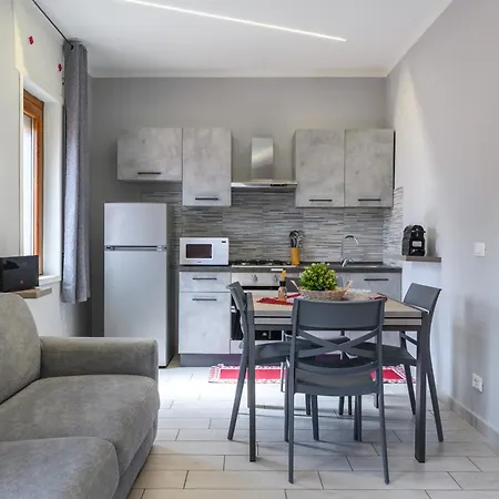 Aurora House,perfect Location And Free Parking *